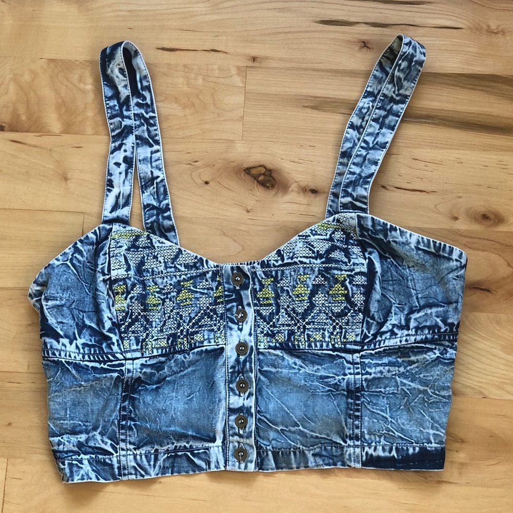 Staring at Stars - Embroidered Sweetheart Denim, M